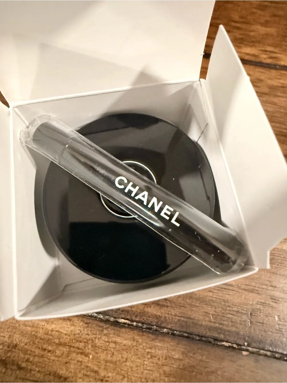 CHANEL Illusion D'Ombre Long Wear Luminous Eyeshadow - Convoitise